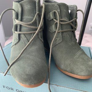 Toms - Kala Dusty Olive Suede Wedges